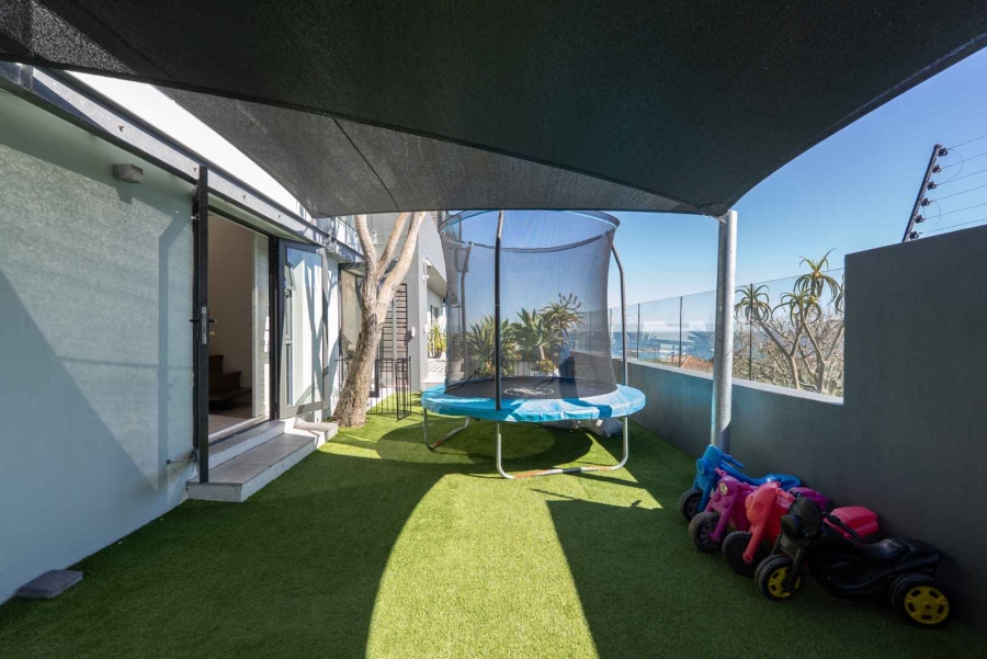 8 Bedroom Property for Sale in Camps Bay Western Cape